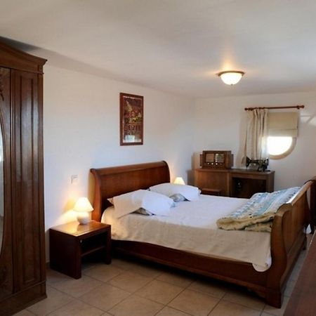 Les Hotes De La Combe Mouis Creissan Esterno foto