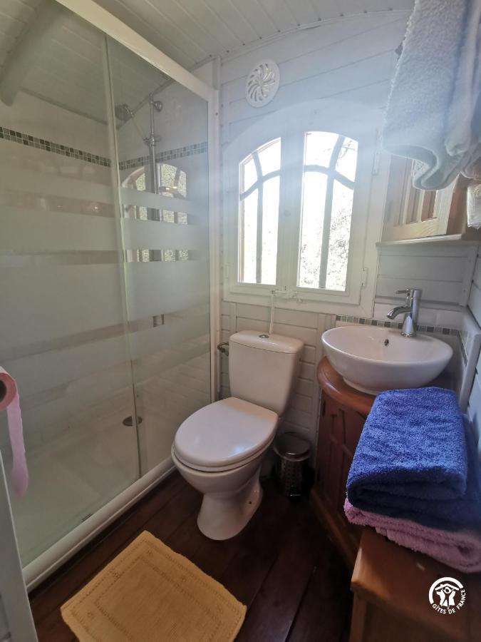 Les Hotes De La Combe Mouis Creissan Esterno foto